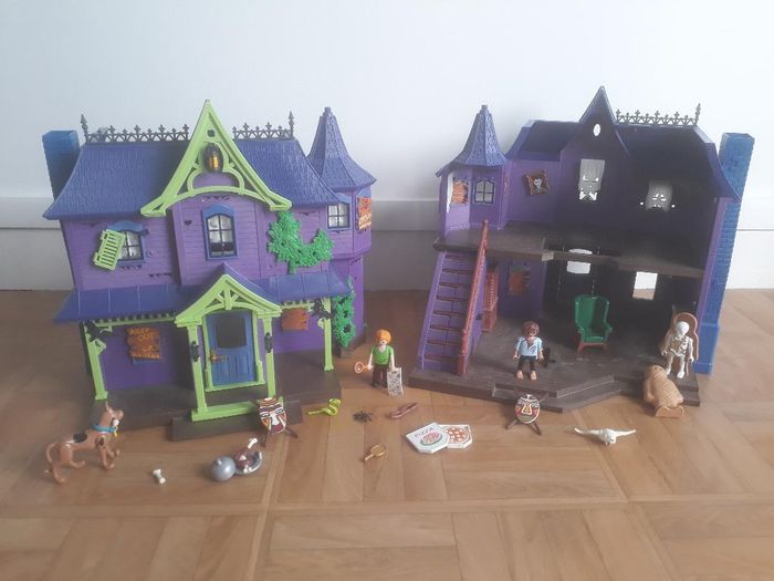 Lot Playmobil Scooby Doo composé de 2 manoirs et du van + accessoires - articles en parfait état - photo numéro 7