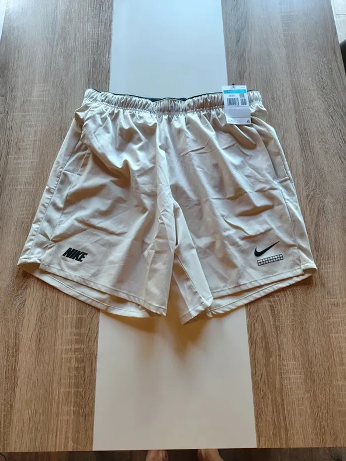 Short Running Nike Dri-Fit Race