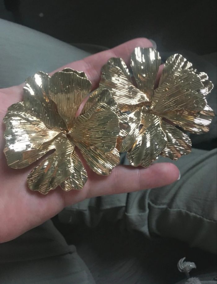 Boucles d’oreilles NEUVES pour femme forme de fleurs 🌼 couleur doré - photo numéro 6