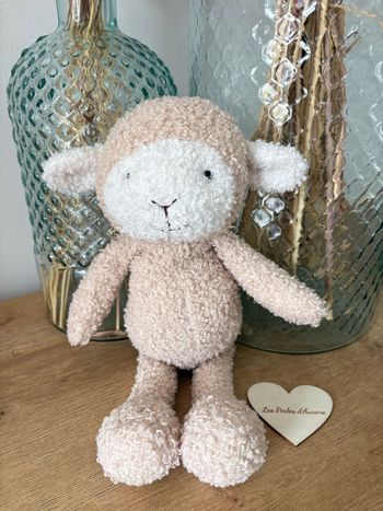 Mouton beige et blanc 