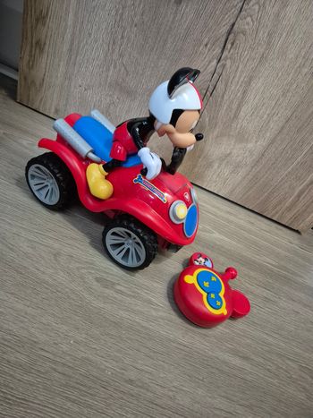 Quad mickey téléguidé