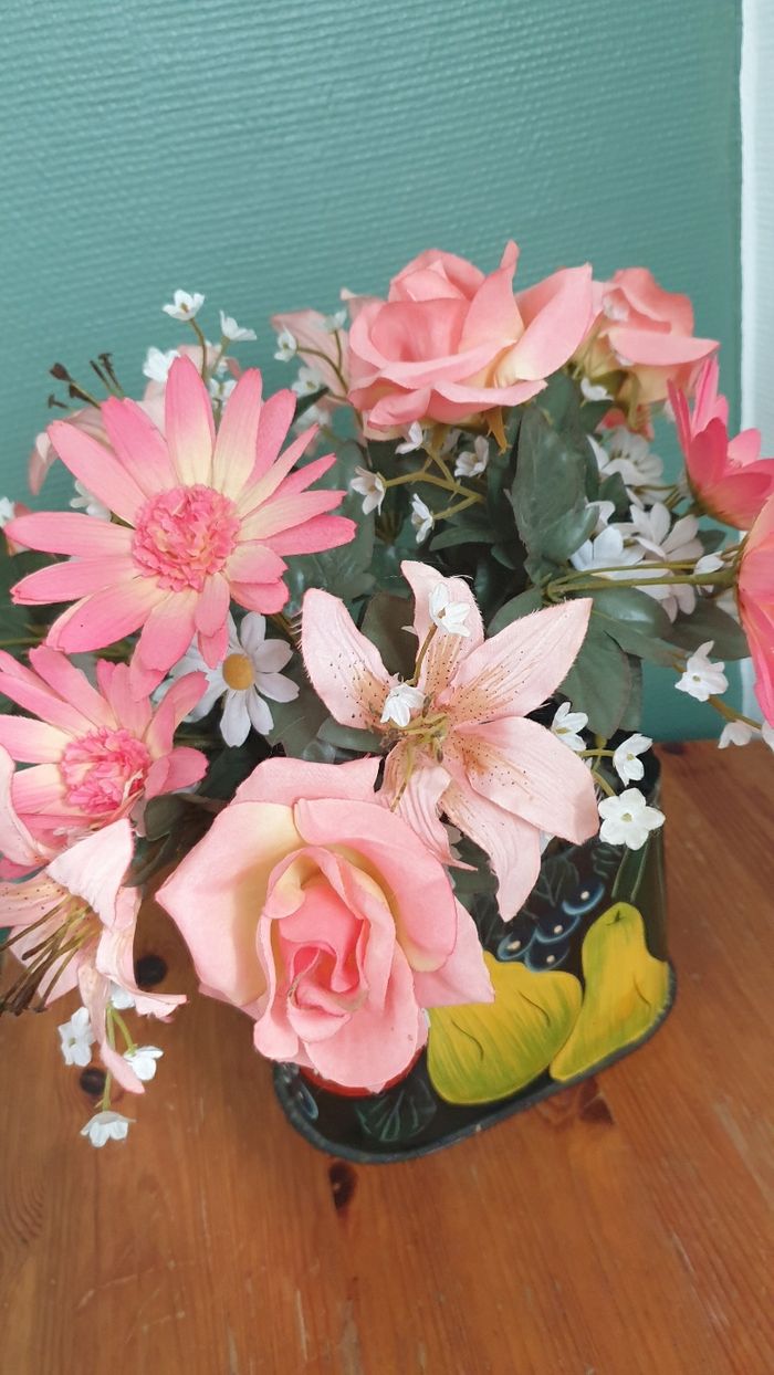Fleurs artificielles et pot - photo numéro 2