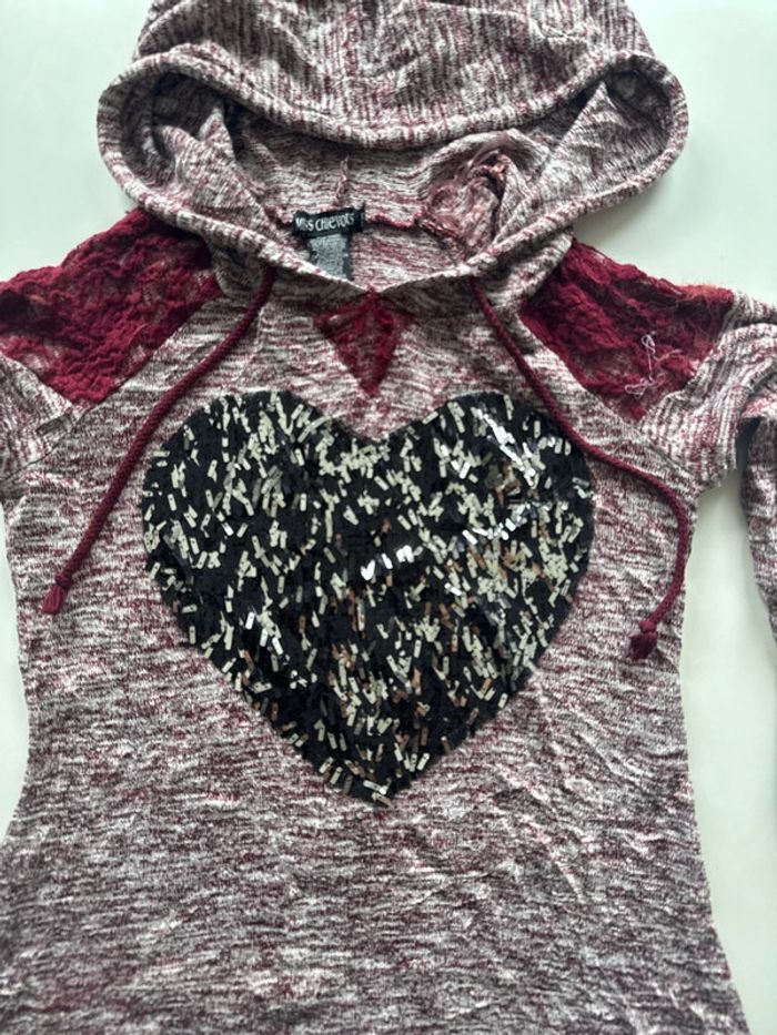 Haut à capuche Miss Chievous avec cœur à sequins – Taille S - photo numéro 2