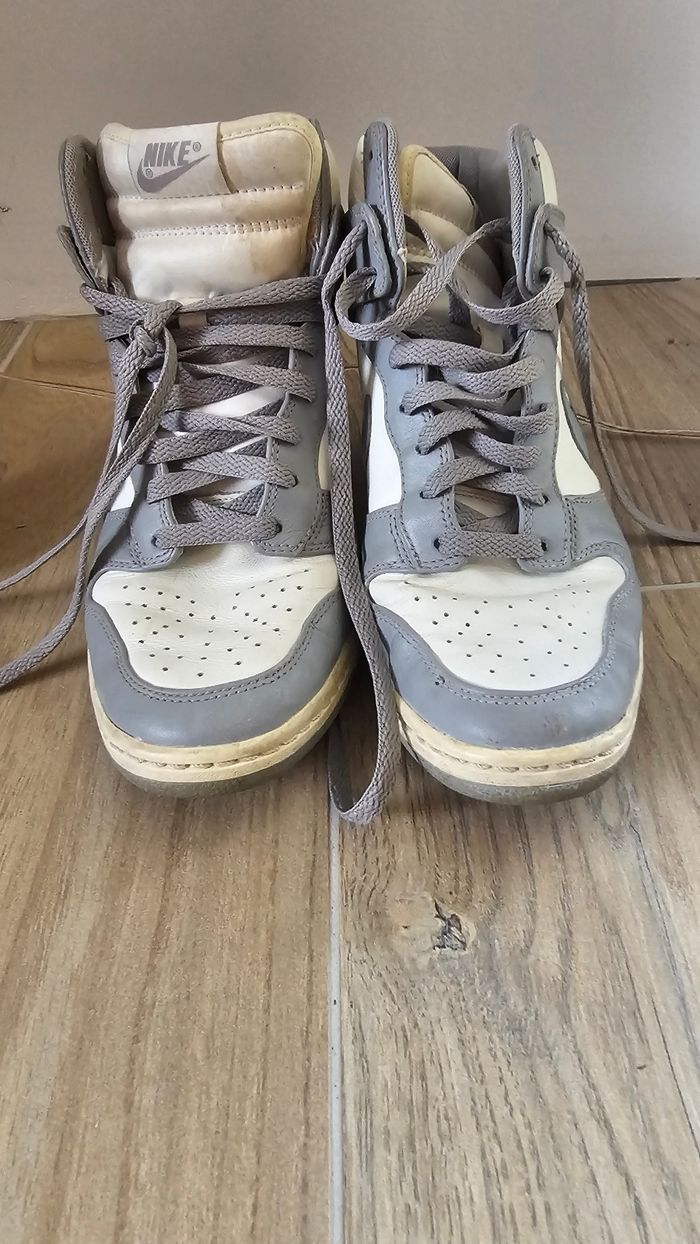Baskets compensées Nike taille 41 - photo numéro 4