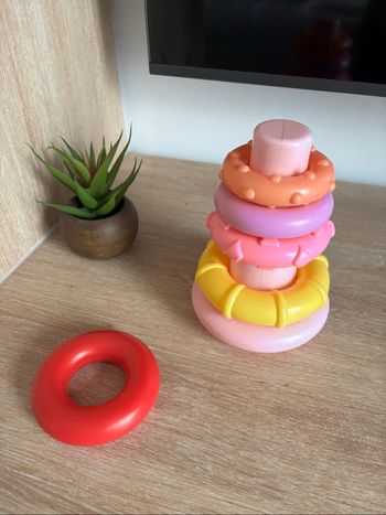 Tour à empiler anneau bébé éveil rose