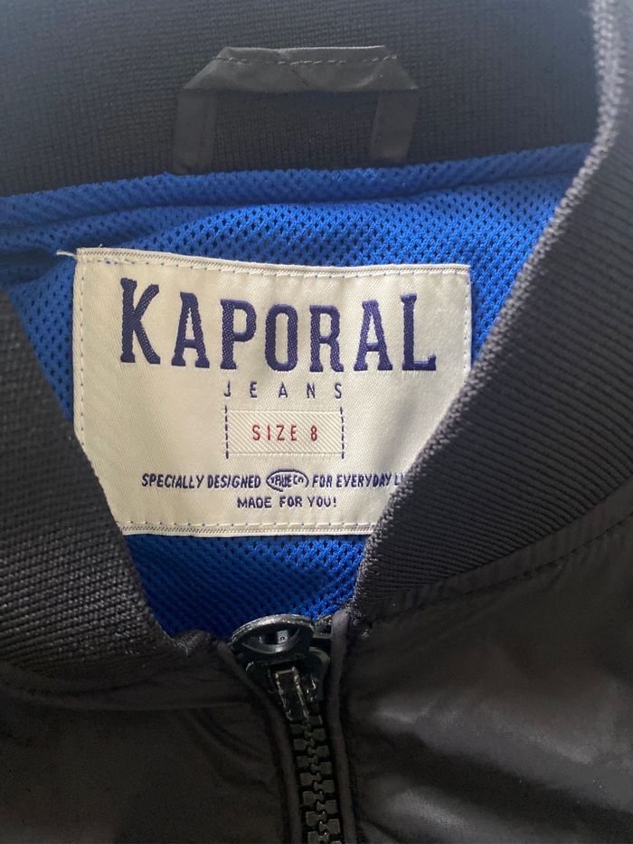 Veste fine noire type kway zippee kaporal 8 ans - photo numéro 3