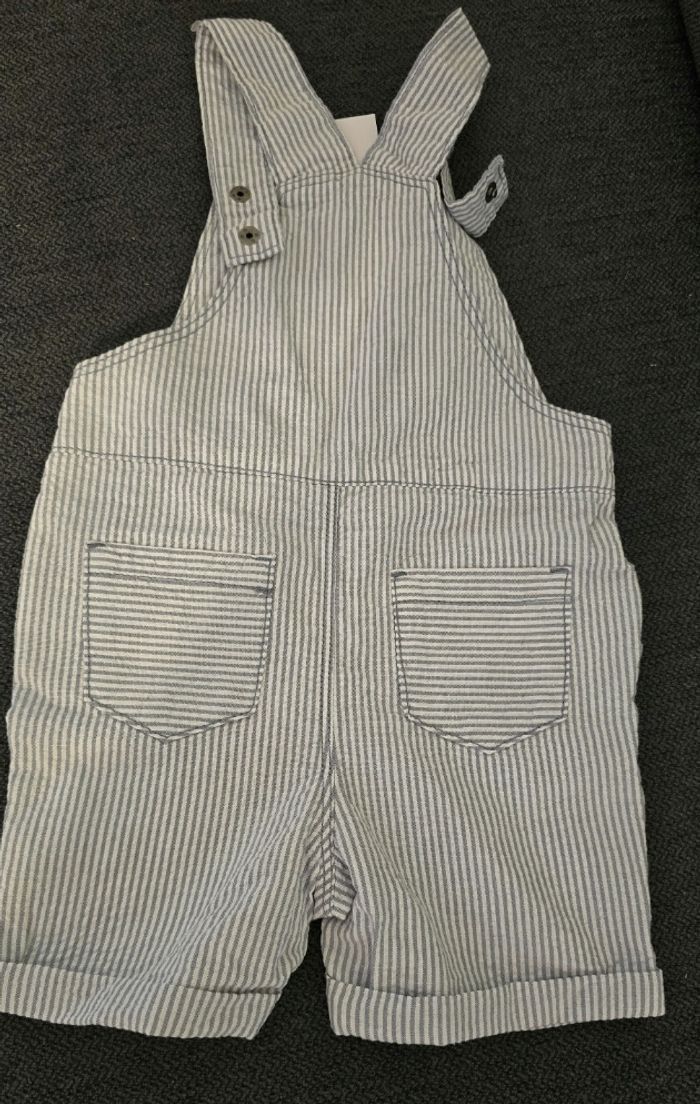 NEUVE (non portée)🏷 💙😍🤩superbe salopette courte 23 mois garçon 💙💙😍 - photo numéro 4