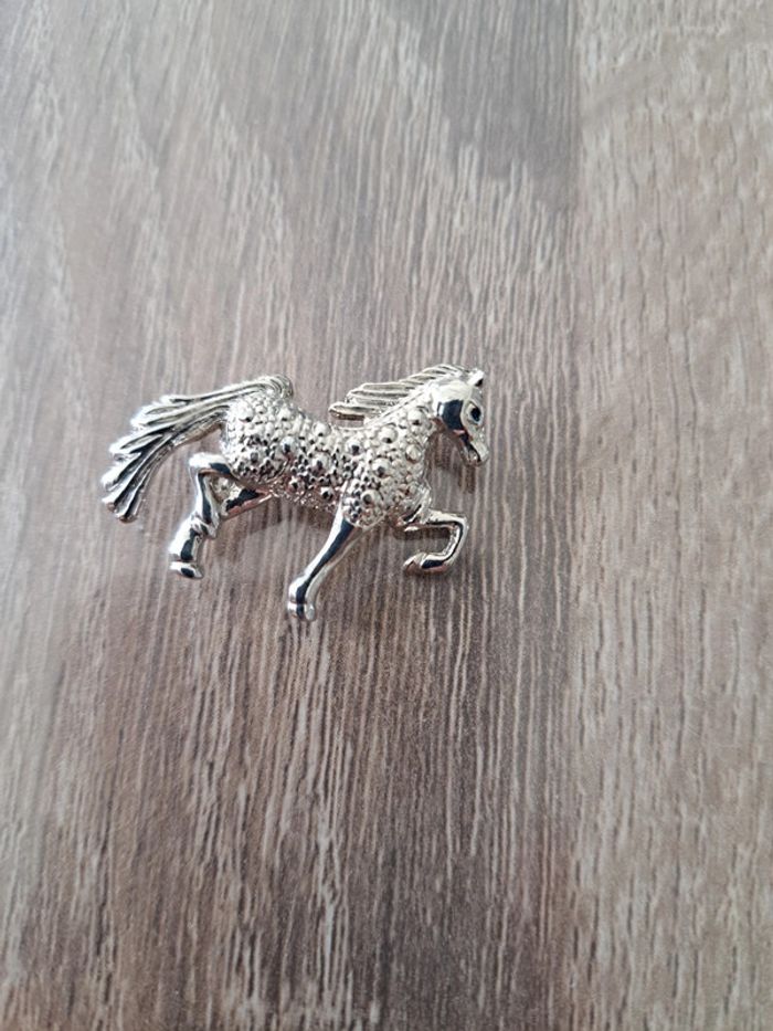 Pendentif cheval argenté