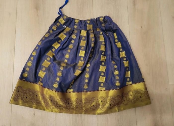 Tenue de cérémonie indienne fille 3-4 ans (taille 20) - photo numéro 3