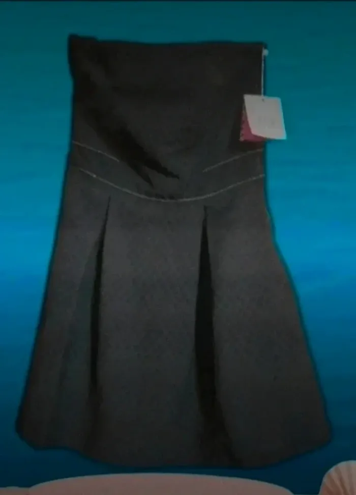 Robe courte noir sans bretelles taille 40 naf naf