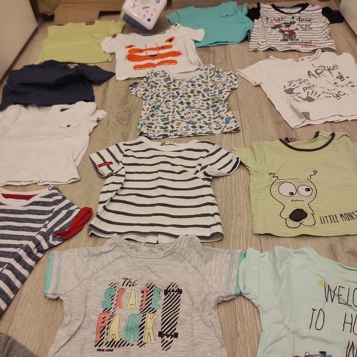 Lot 15 t-shirt manches courtes 6 mois đ€ - photo numĂ©ro 3