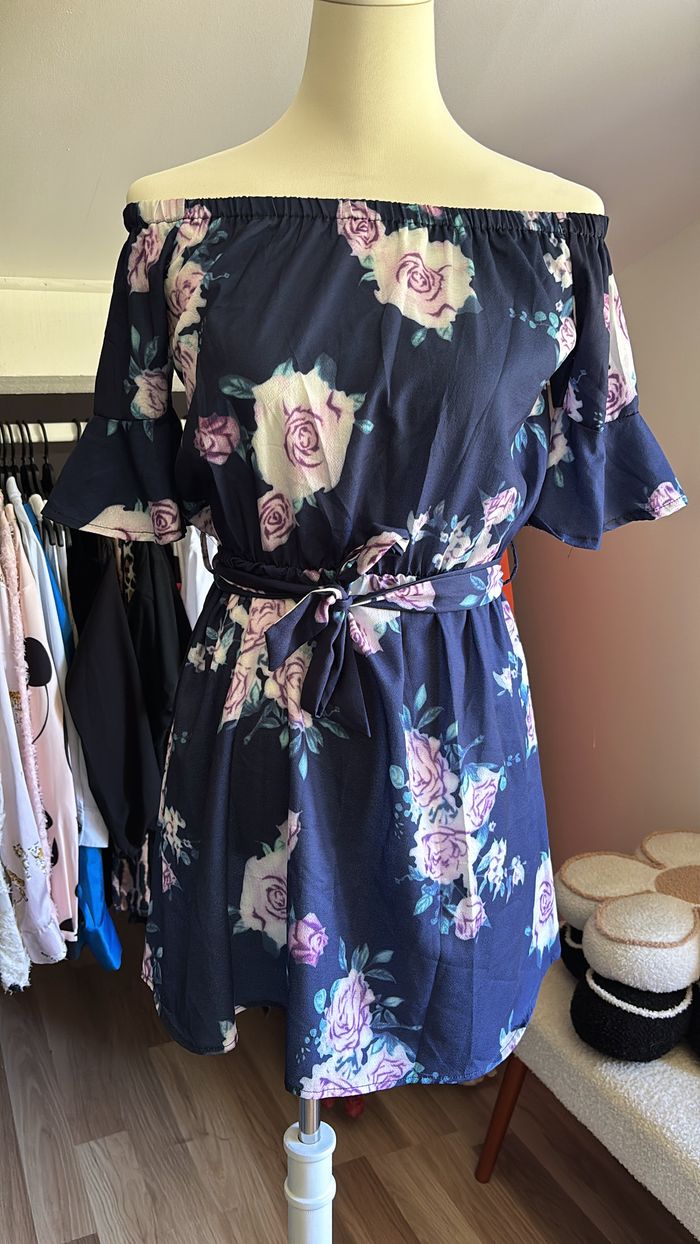 Robe fleuries épaules dénudées Shein T36