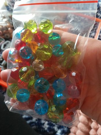 Lot de perles en verre moyennes hexagonales multicolores