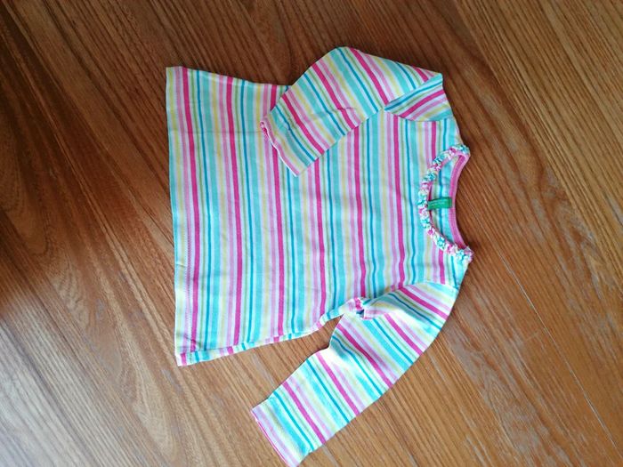Tshirt Benetton et legging 6 mois - photo numéro 2