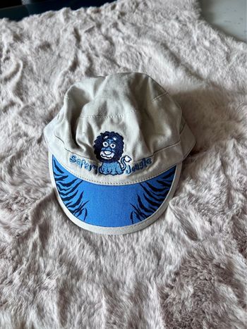 Casquette garçon taille 47 (6-12 mois ) 0623