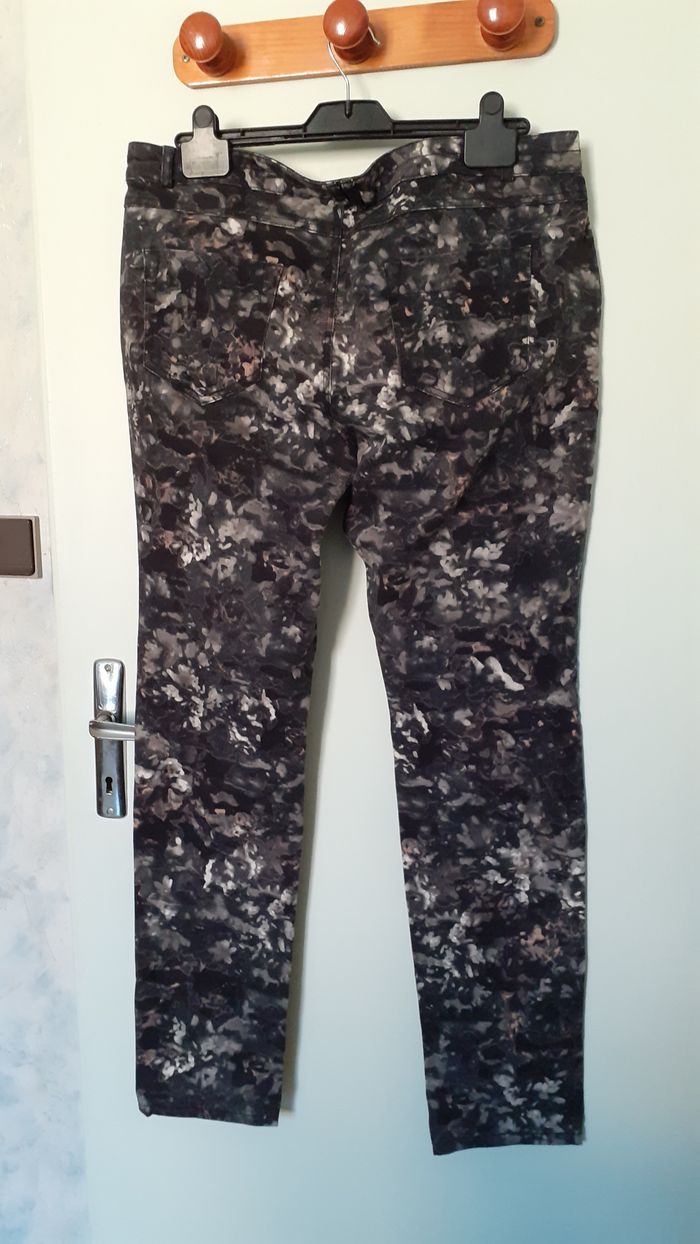 Jean femme taille 42 - photo numéro 2