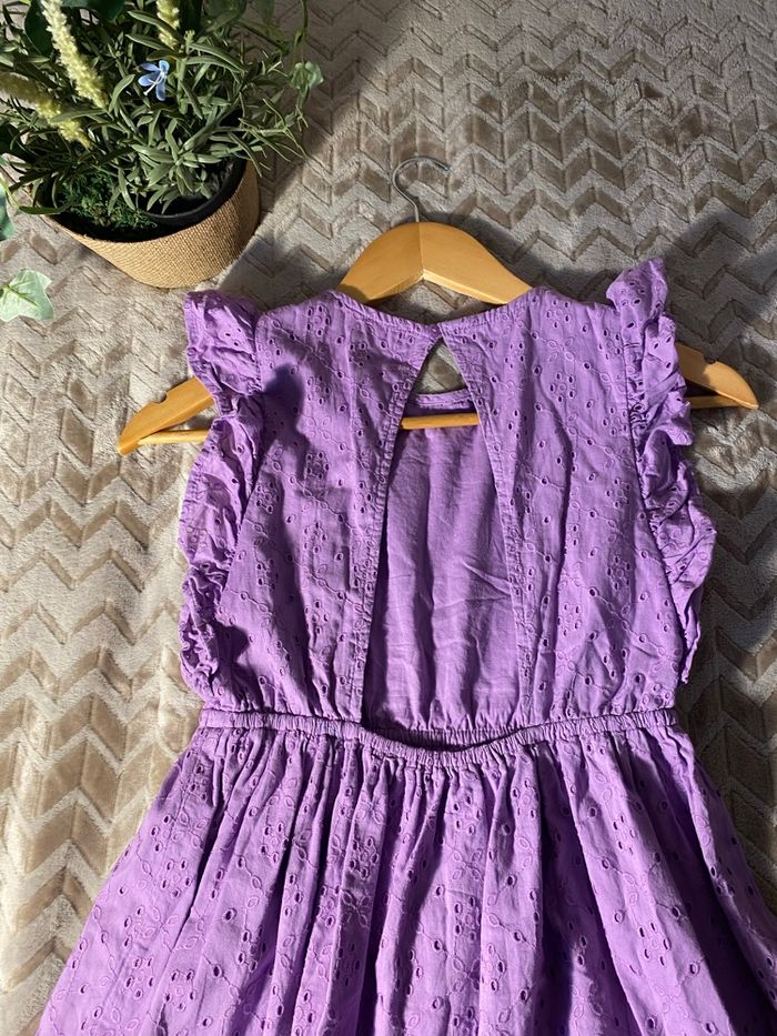 Robe en broderie anglais Kiabi taille 10 ans