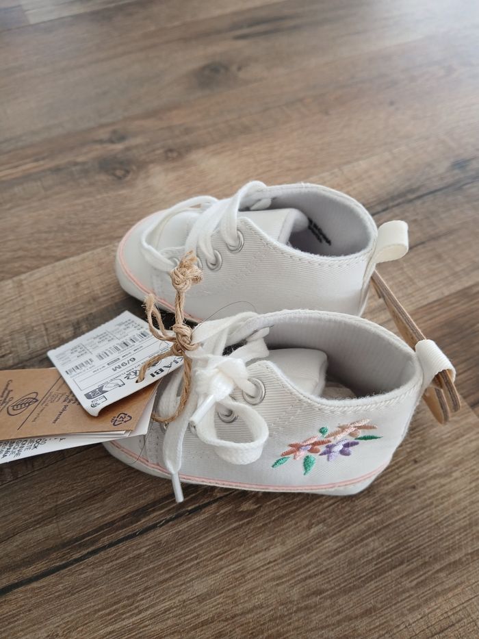 Chaussures 3/6mois neuves - photo numéro 3