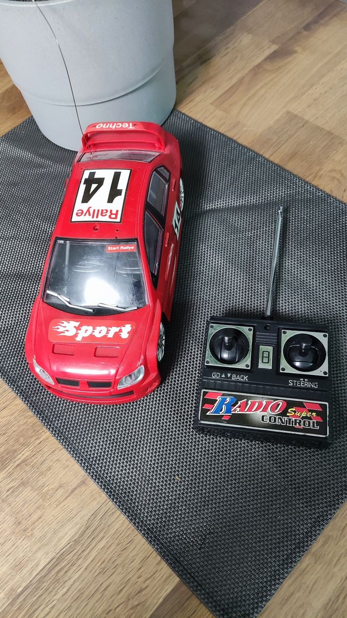 Voiture télécommandée rouge sport - photo numéro 3