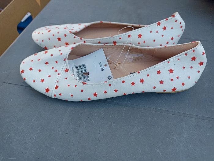 Ballerine blanche étoile rouge taille 35 - photo numéro 2