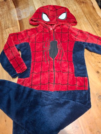 Combi spiderman 4/5ans