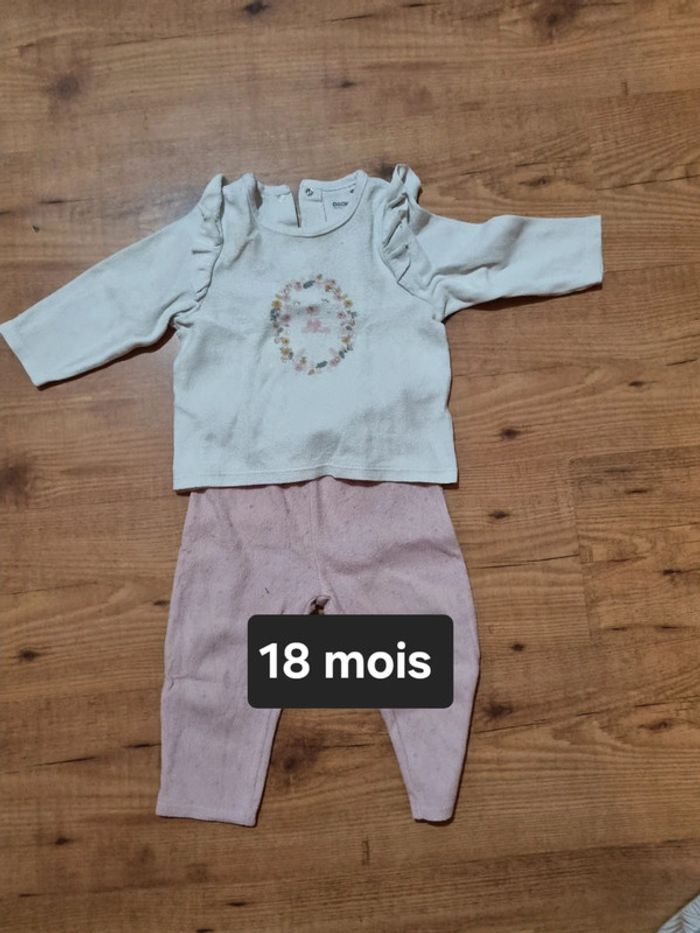 Pyjama velours 2 pièces 18 mois - photo numéro 3