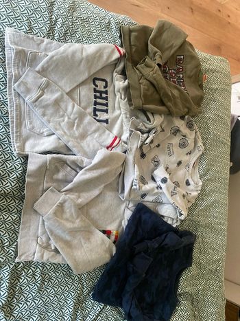 Lot 5 pull taille 8 ans