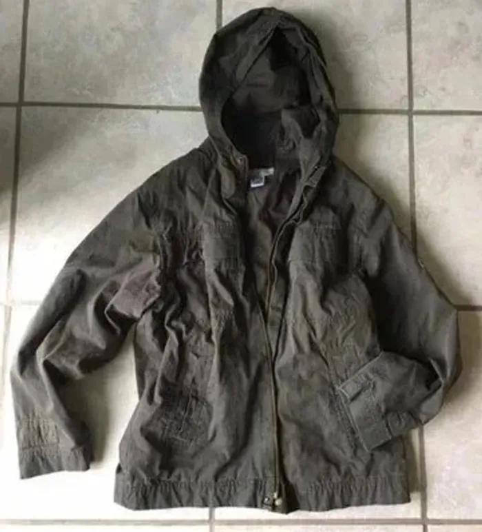 🧥 Veste coupe-vent à capuche – 10 ans / 140 cm - photo numéro 2