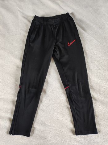 Jogging Nike DRI-FIT taille 10/11 ans
