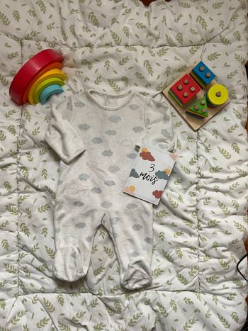 pyjama grenouillère en velours gris motifs nuages 3 mois absorba