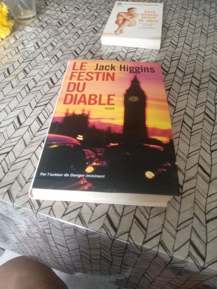 Roman : " Le festin du diable " .