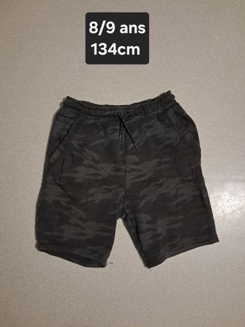 Short militaire 8/9 ans 134cm primark 