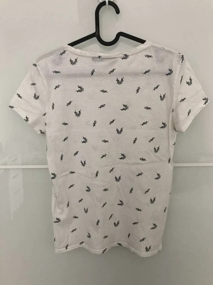 T-shirt à motif fleuri - photo numéro 3