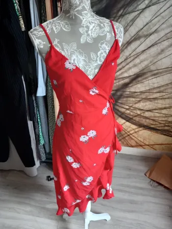Robe rouge à fleur
