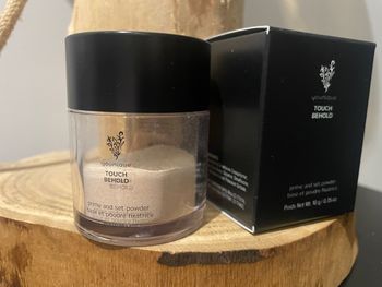 Base et poudre fixatrice Be hold Younique