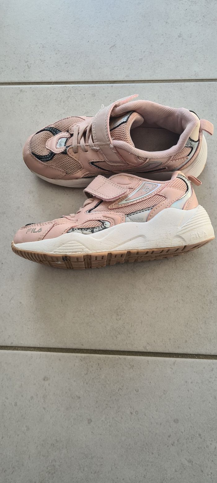 Baskets FILA Taille 30 - photo numéro 2