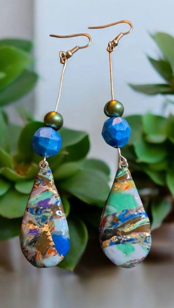 Boucles d'oreilles pendante multicolore - photo numéro 4