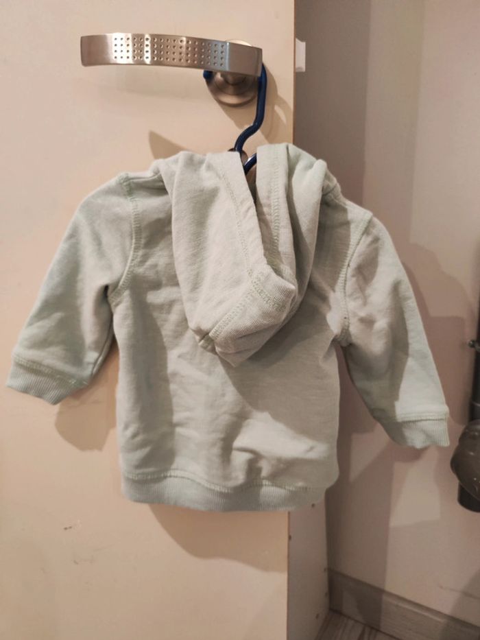 Gilet à capuche 3 mois - photo numéro 2