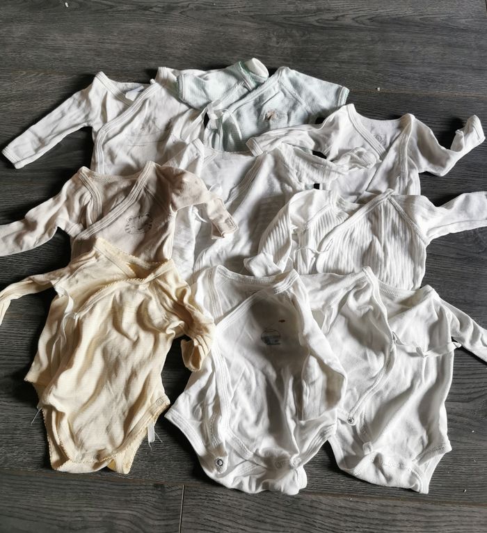 Lot de 9 bodys 1 mois - photo numéro 2