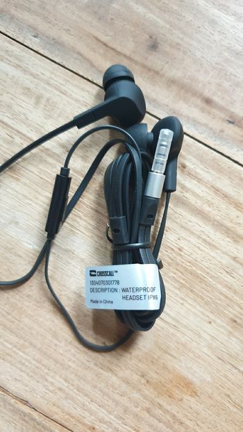 Neuf casque écouteurs mains libres Crosscall waterproof