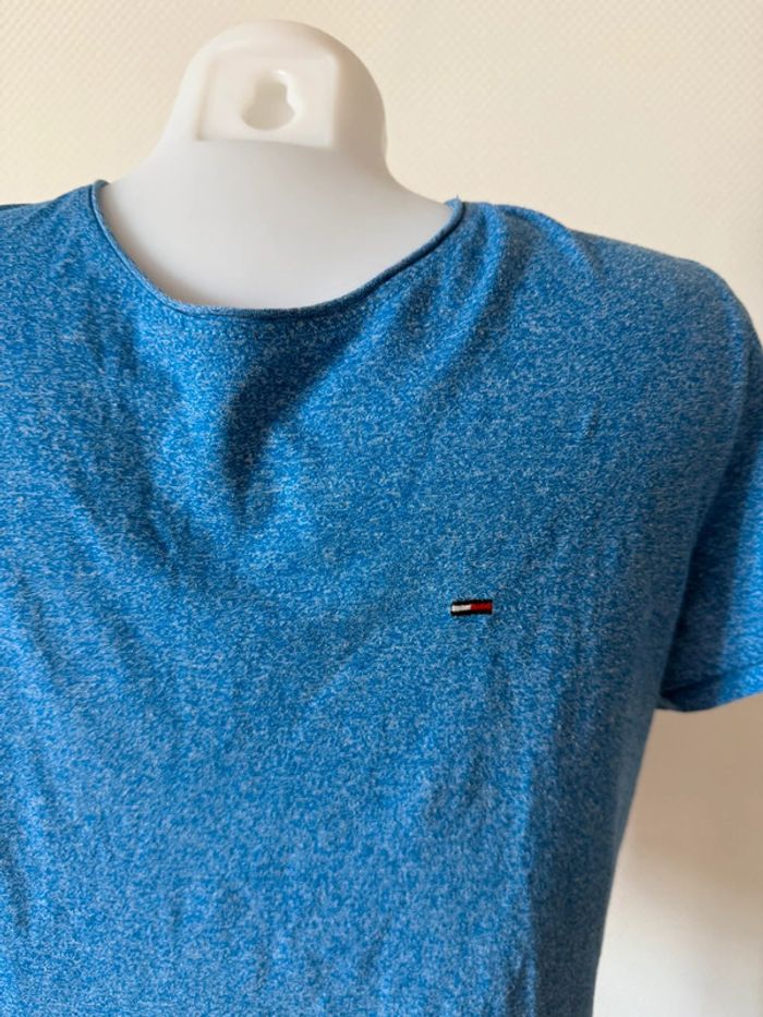 T - shirt bleu en très bon état tommy Hilfiger taille S - photo numéro 2