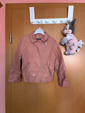 Perfecto / veste en simili cuir rose poudré 3 ans