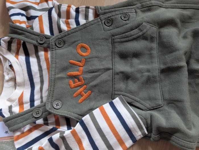 Ensemble salopette et t-shirt manches longues - photo numéro 2