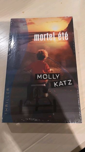 Livre neuf encore emballé