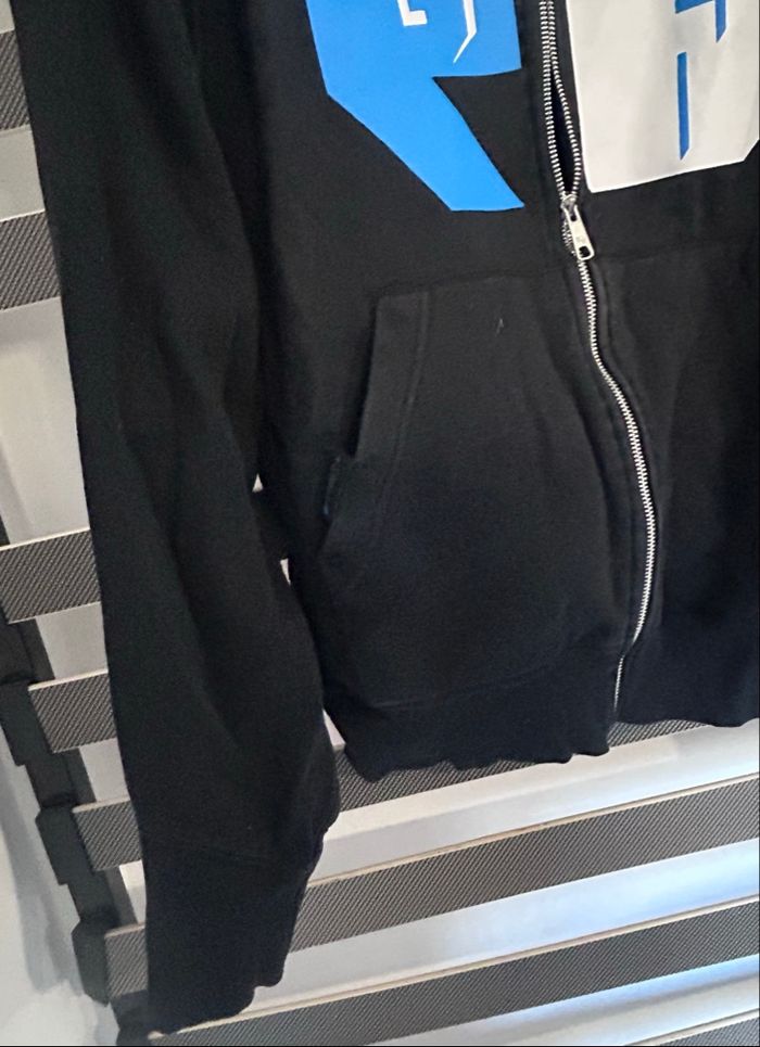 Pull à capuche Sneaker Freak - photo numéro 5