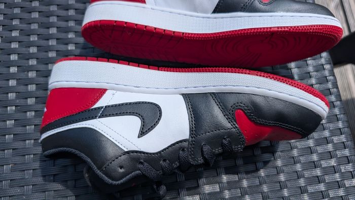 Air Jordan 1 Low Bred Toe Enfant GS taille 38.5 - photo numéro 3
