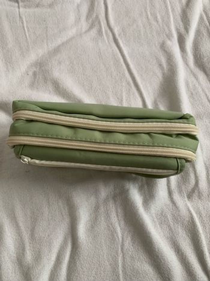 Trousse scolaire - photo numéro 2