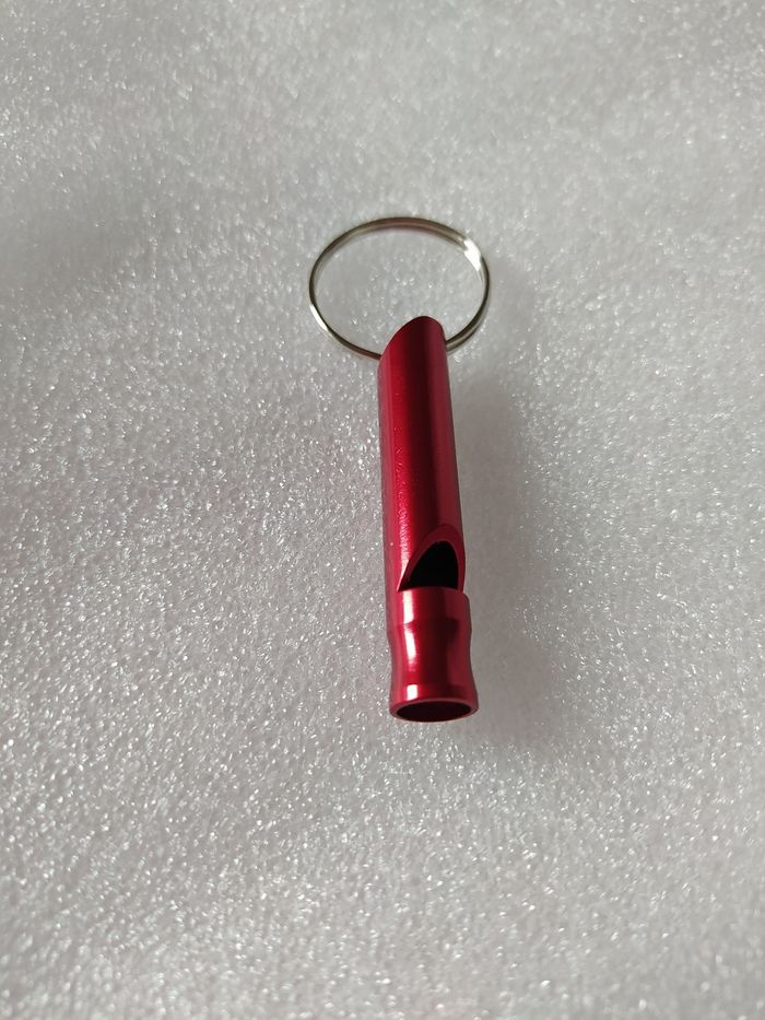 Sifflet rouge porte clé