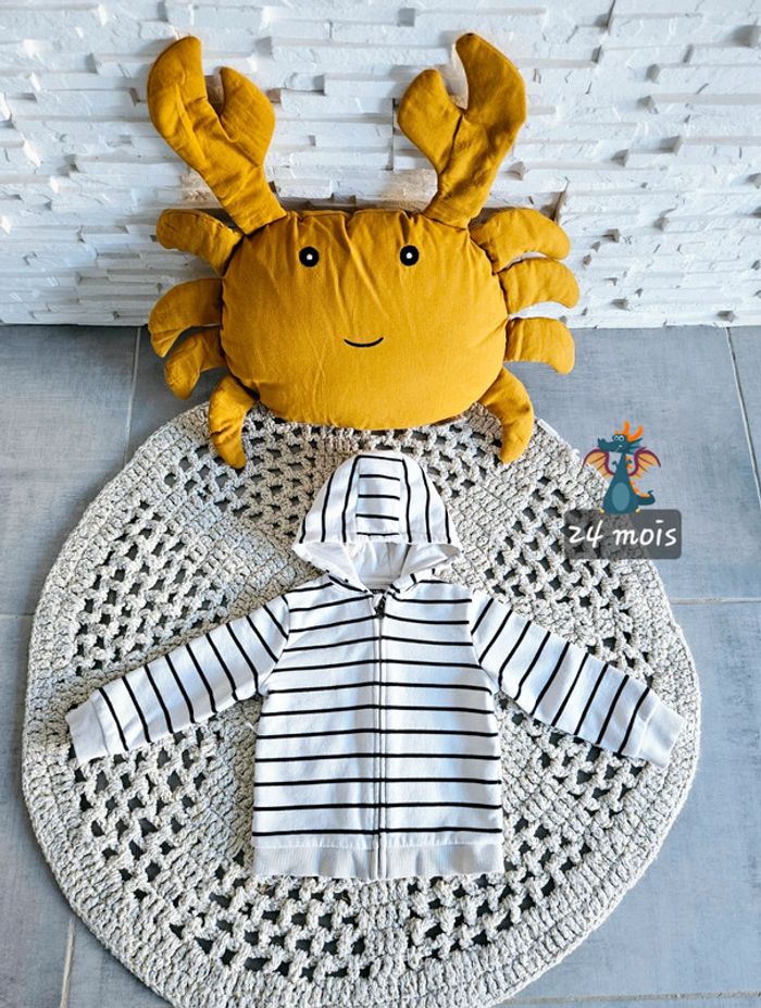 Boy: gilet à capuche Kiabi 24 mois