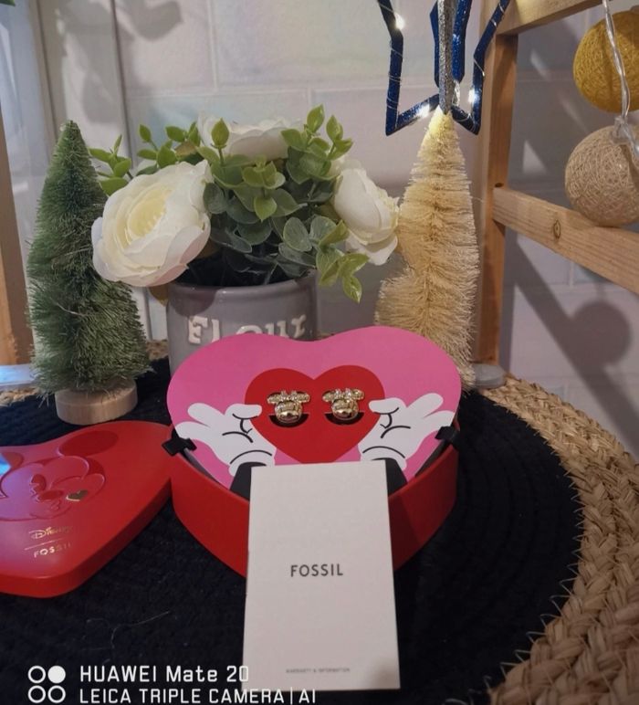 💎jolies boucles d'oreilles Disney x Fossil Édition Spéciale Minnie - photo numéro 6